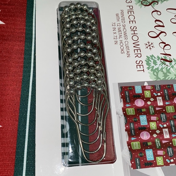 NEW Christmas shower curtain & 12 hooks - Picture 6 of 7